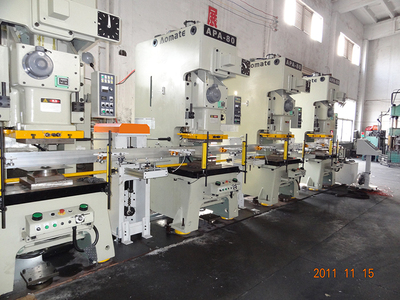 十三台连线机械手